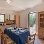 2 Bedroom Lovely In Lägenhet