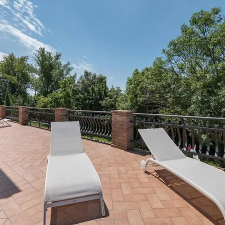 2 Bedroom Lovely In *